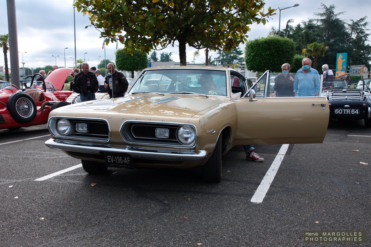Plymouth-Barracuda-02.jpg