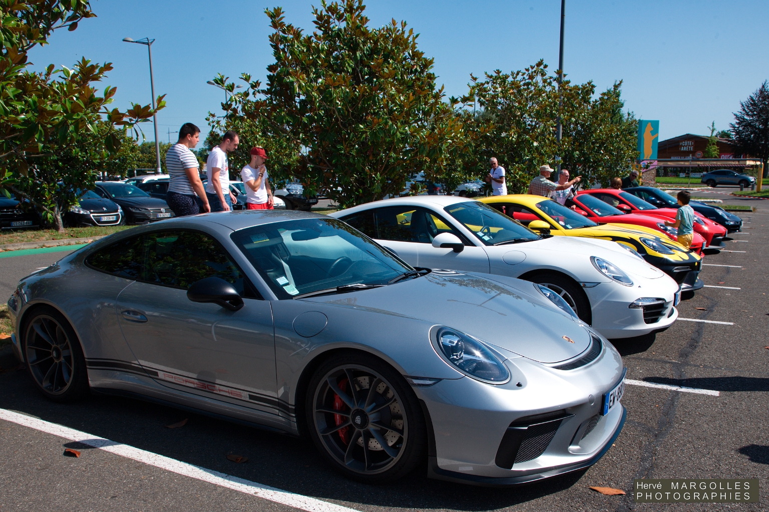 Porsche-02.jpg