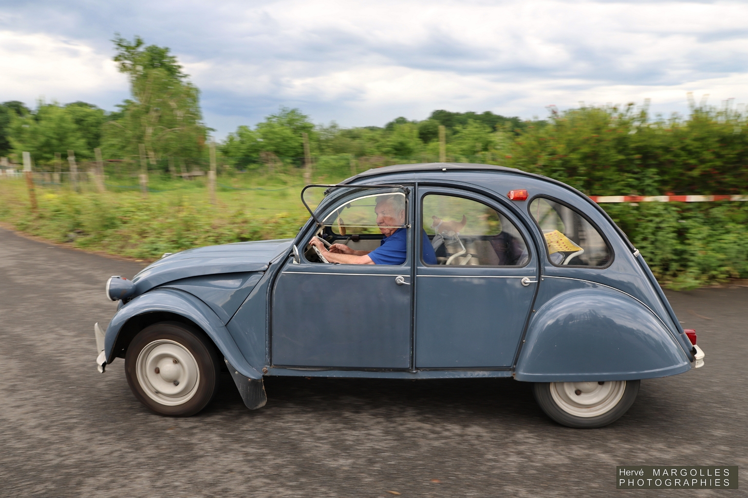 Citroen-2CV.jpg