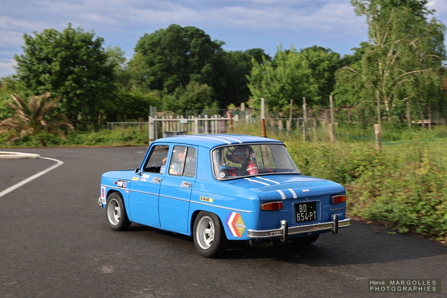 Renault-8Gordini-01.jpg