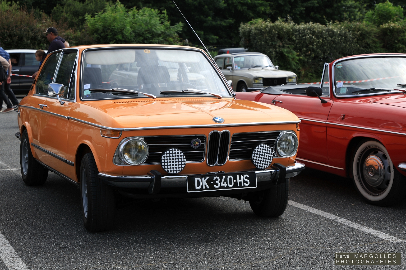 BMW-2002-Touring_01.jpg