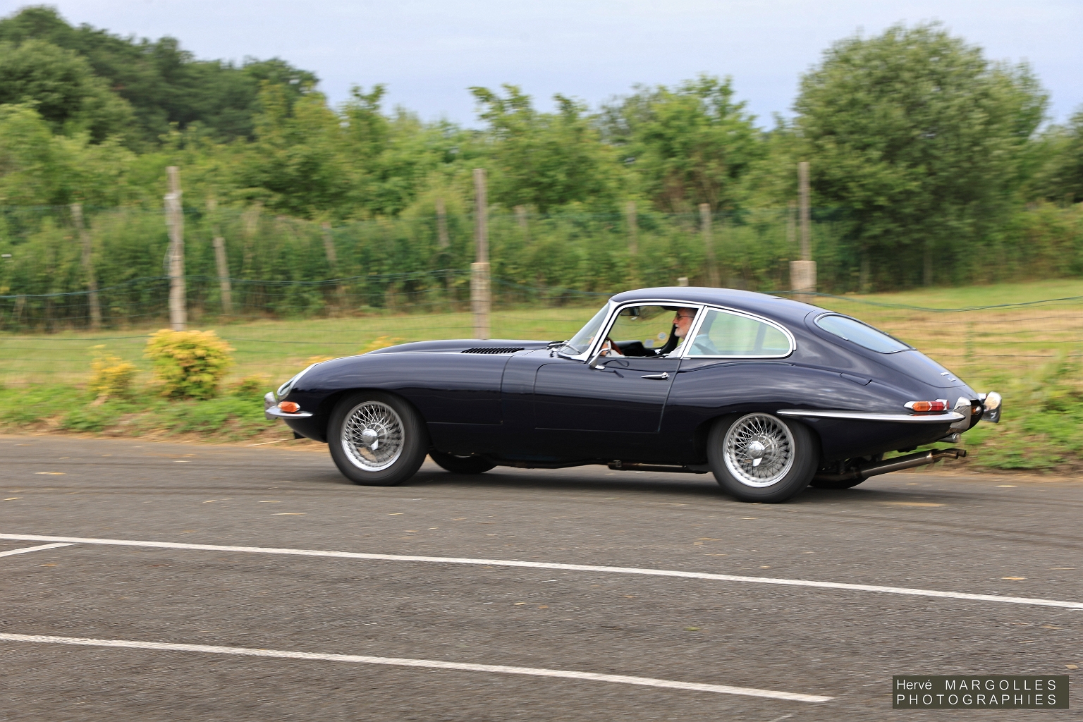 Jaguar-Type-E-01.jpg