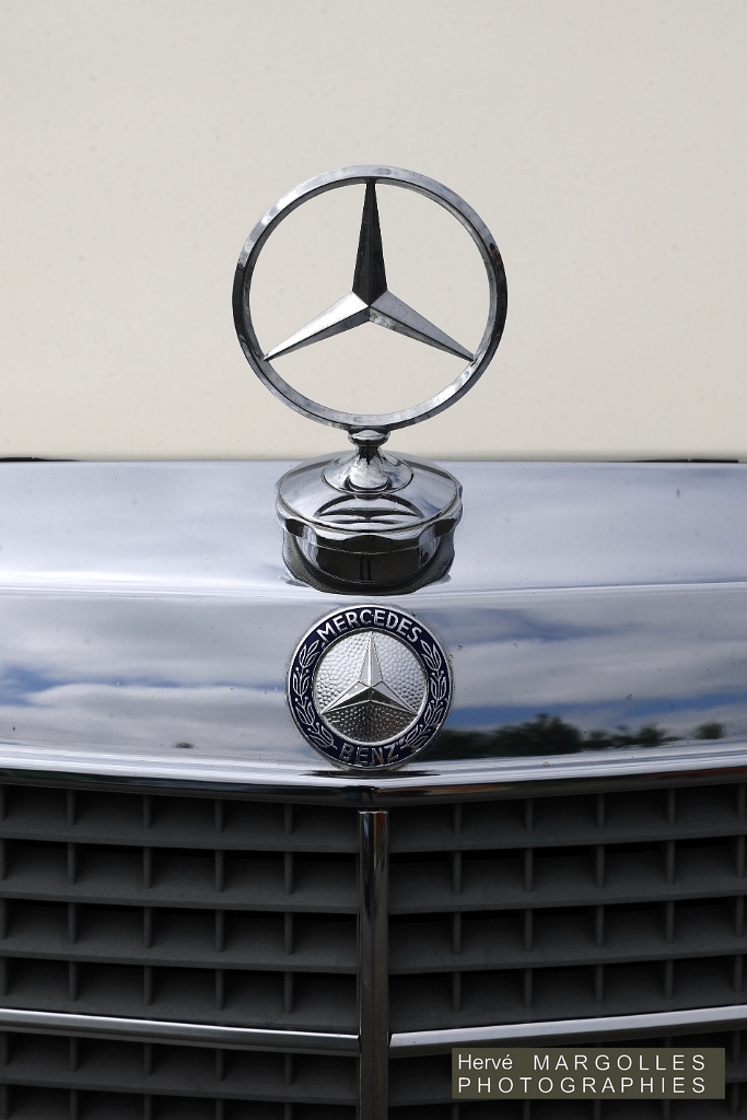 Mercedes-220-W114_03.jpg