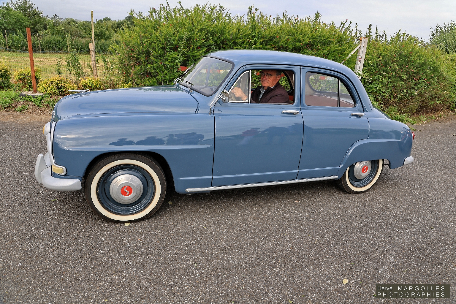Simca-Aronde_01.jpg