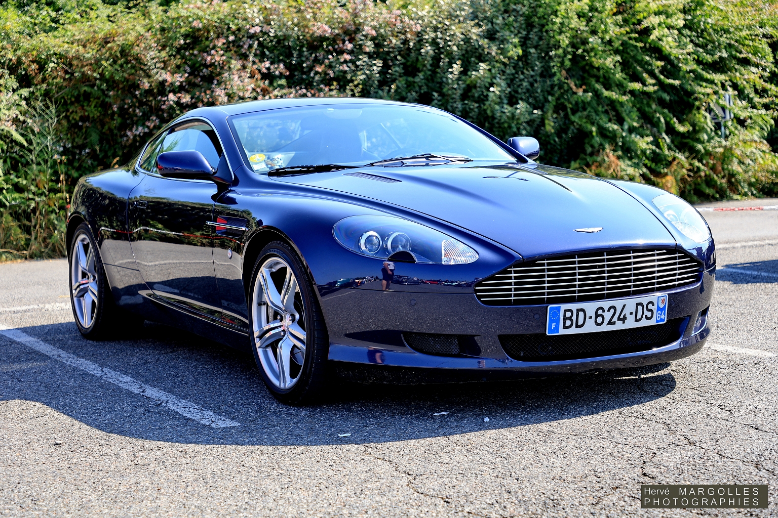 Aston-Martin-DB9_01.jpg