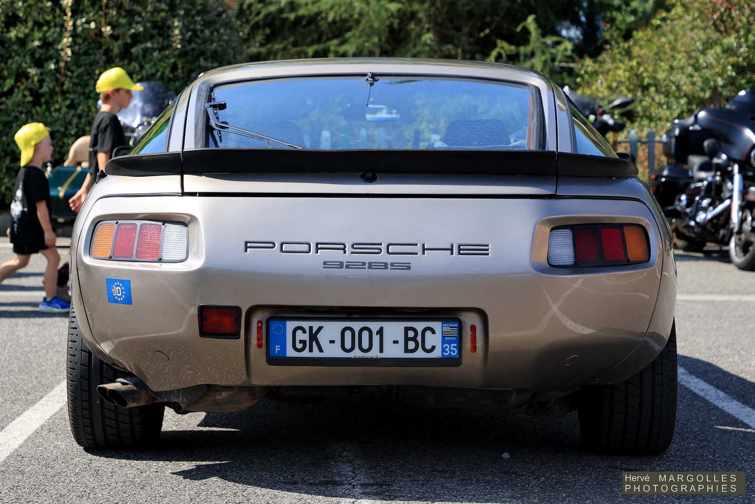 Porsche-928S_01.jpg