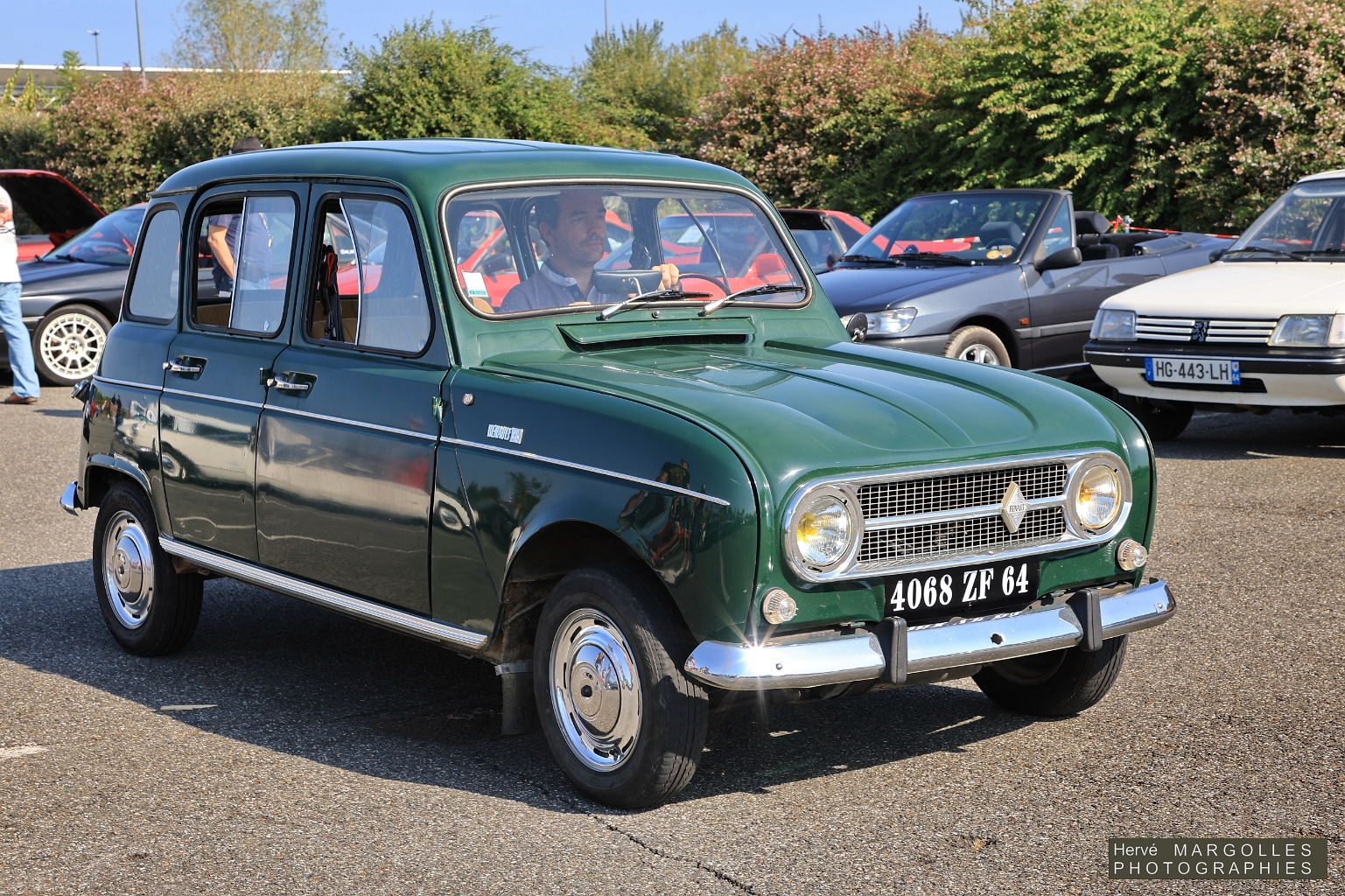 Renault-4_01.jpg