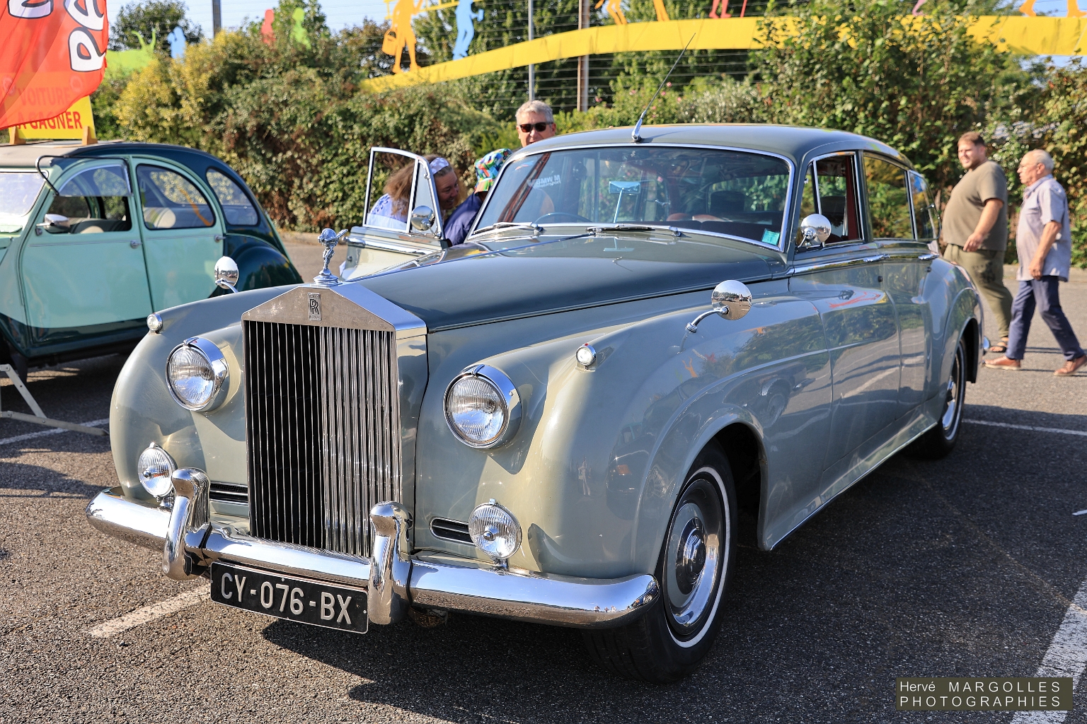 Rols-Royce-Silver-Cloud-1961_01.jpg